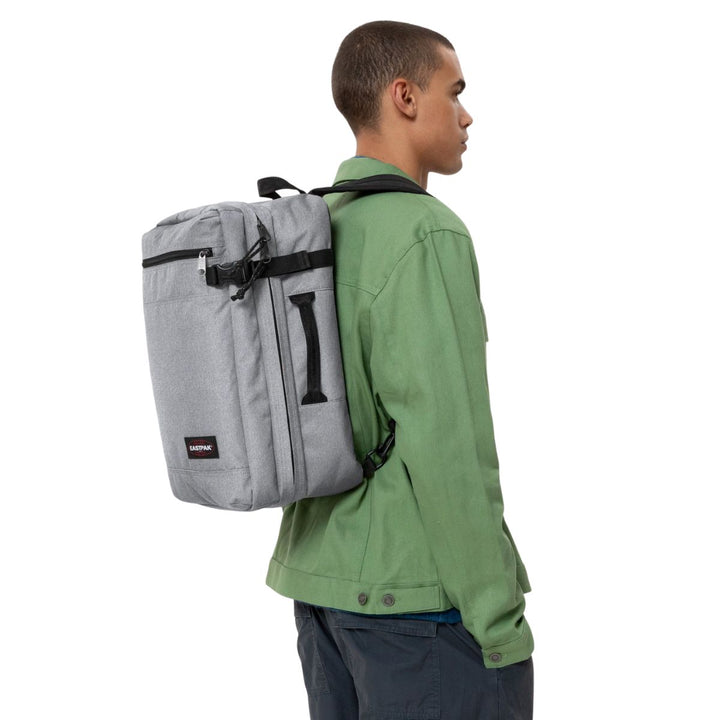 De Transit'r Pack Eastpak sunday-grey in gebruik #kleur_sunday-grey