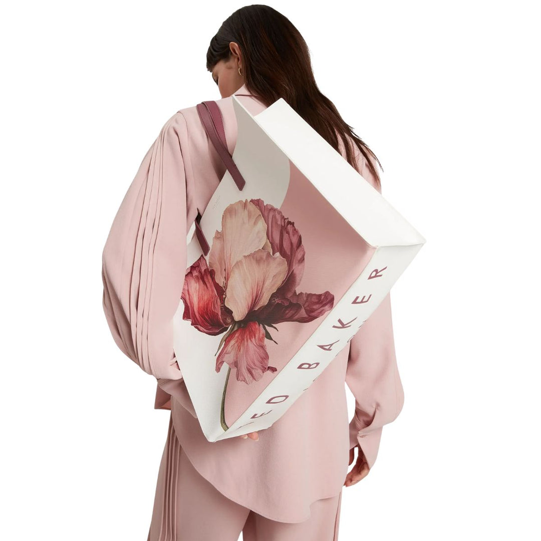 De Ted Baker Crinkon printed-flower in gebruik #kleur_printed-flower