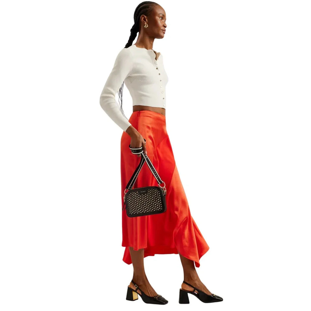 Op model #kleur_zwart