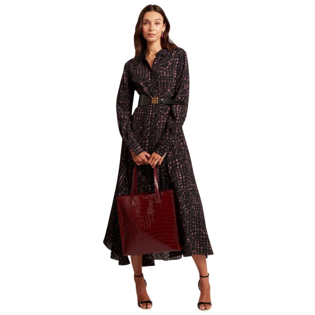 De Ted Baker Crinkon large shopper wine in gebruik #kleur_wine