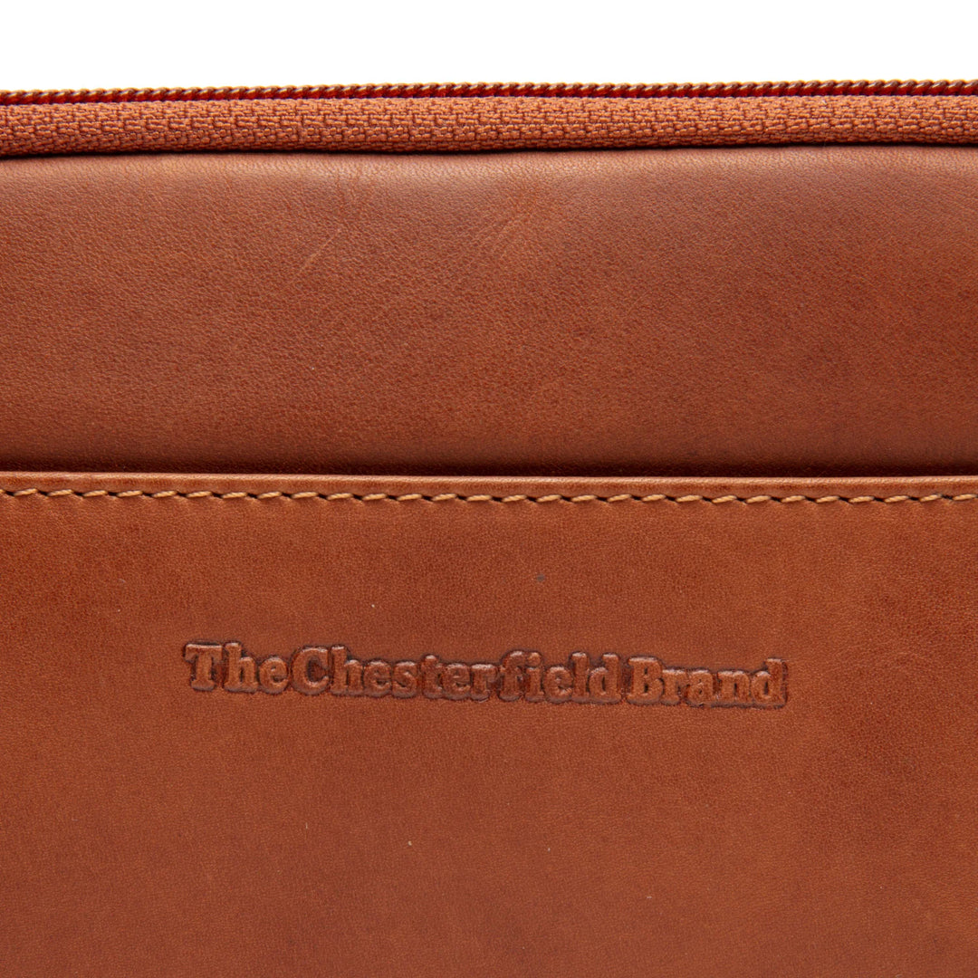Details van het leer van the Chesterfield leren schoudertas cognac #kleur_cognac