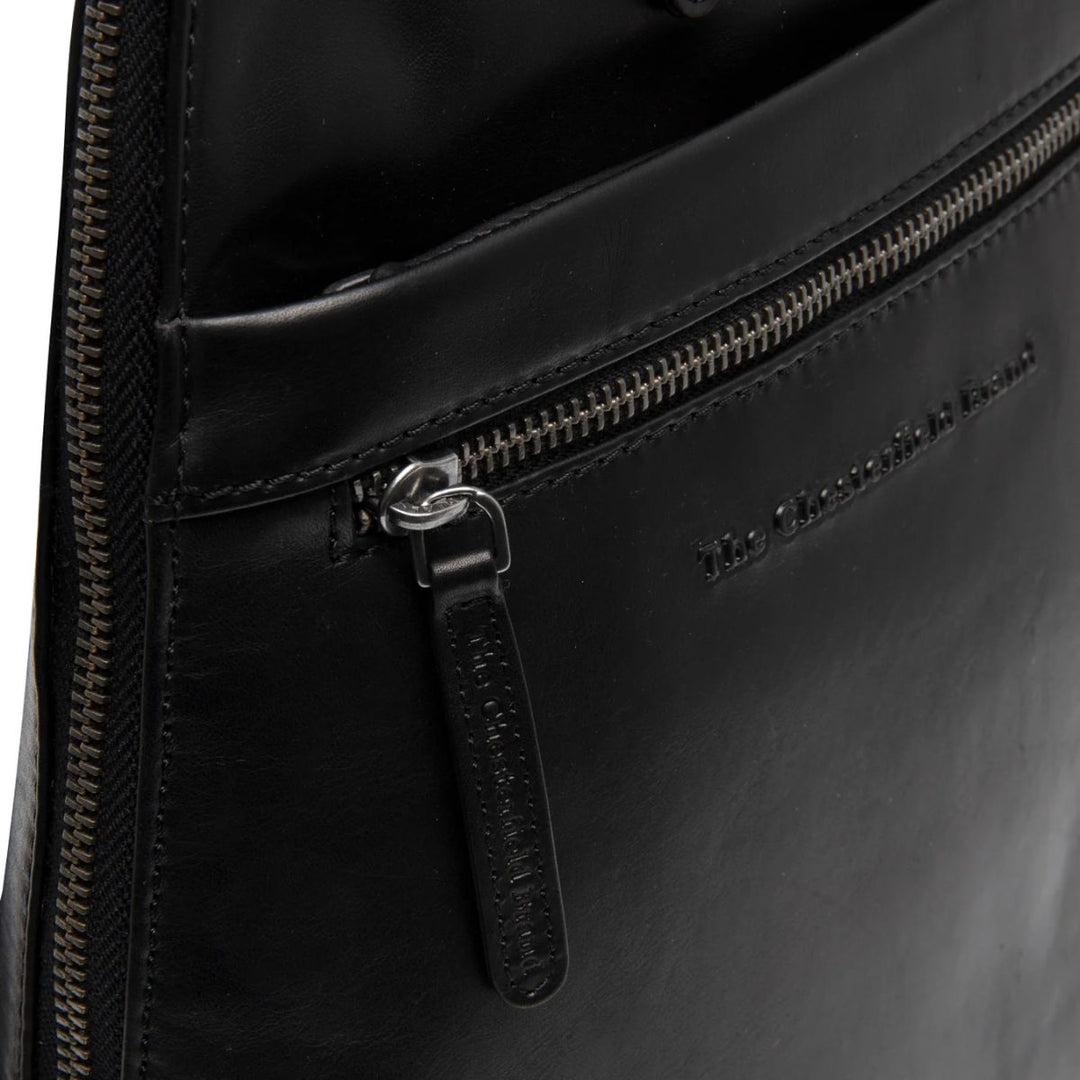 Details van het materiaal van The Chesterfield Linford leren rugzak zwart #kleur_zwart