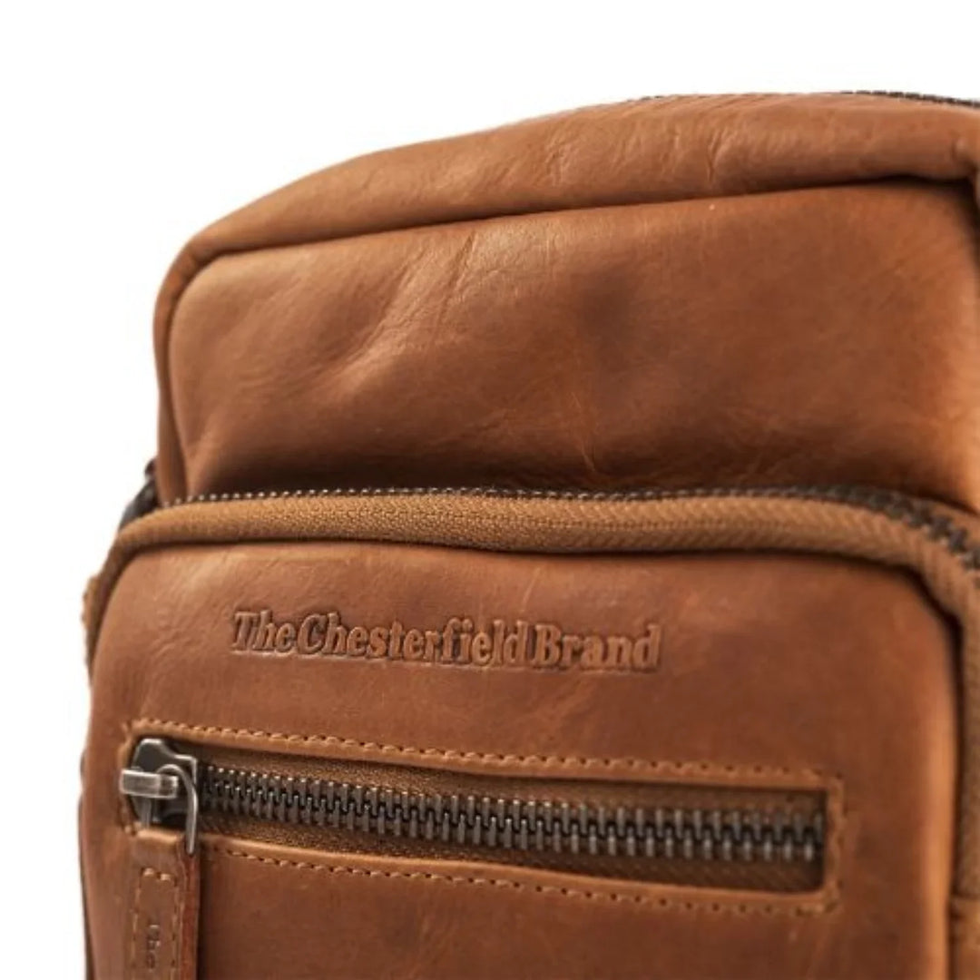 Details van het leer van The Chesterfield Bremen cognac #kleur_cognac