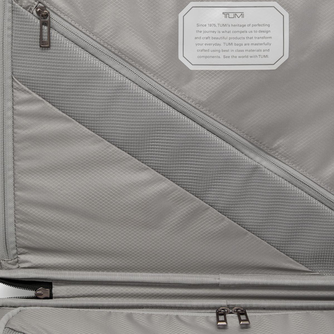Binnenkant van de Tumi 19 degree lite handbagage zwart #kleur_zwart