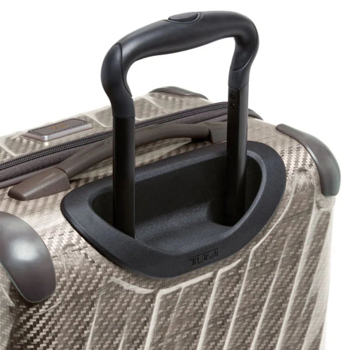 Handvat van de Tumi 19 degree Lite titanium #kleur_titanium