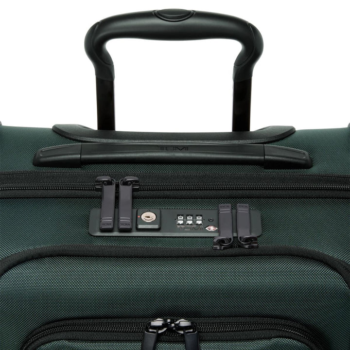 Bovenkant van de Tumi handbagage in Deep pine #kleur_deep-pine