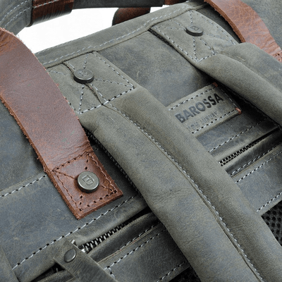 Details van het leer #kleur_donker-groen