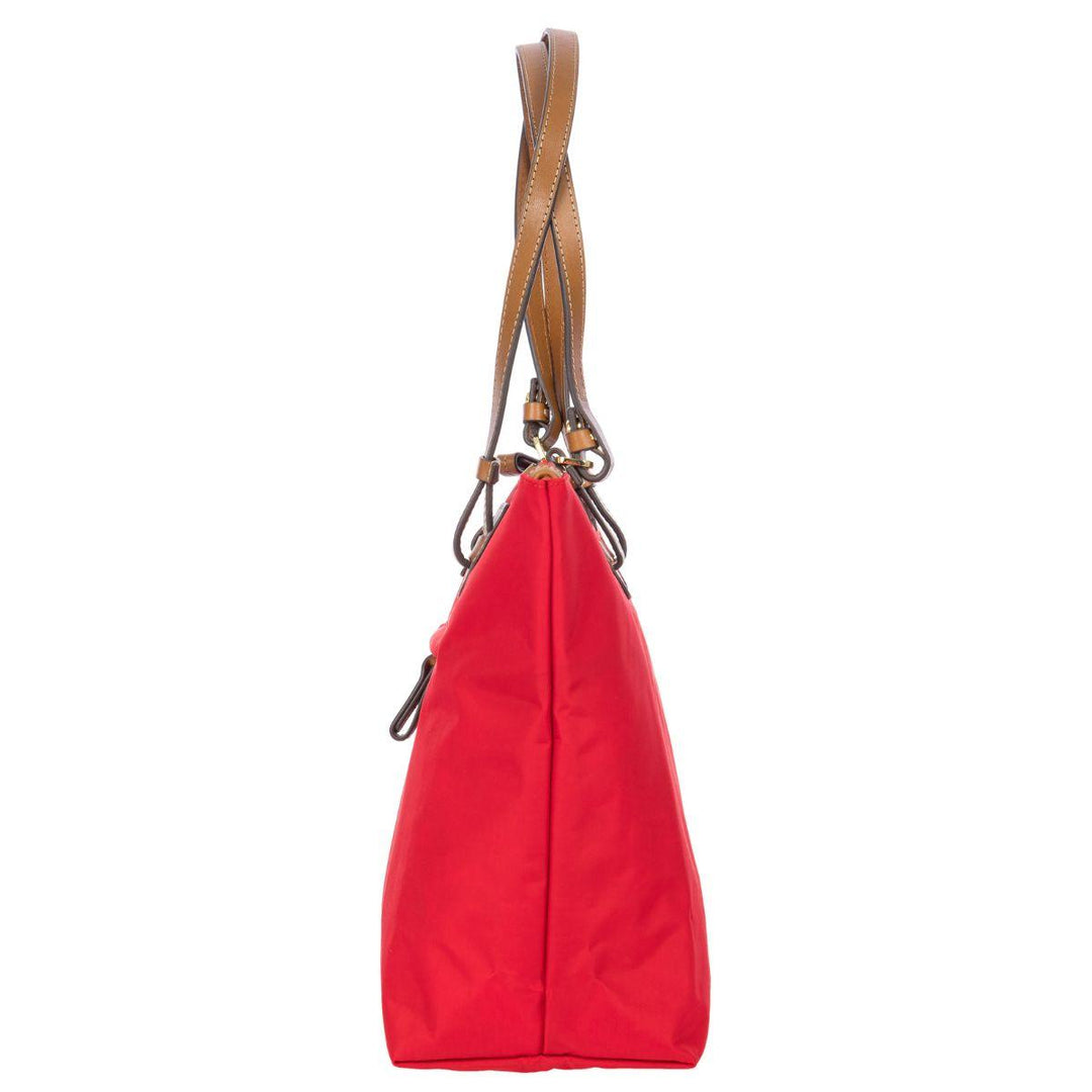 Zijkant Bric's x-bag medium rood #kleur_rood