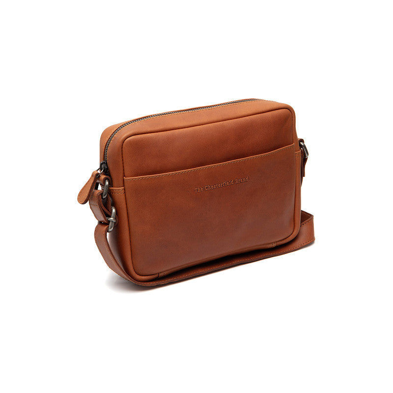 Voorkant van de Chesterfield Westmere in #kleur_cognac