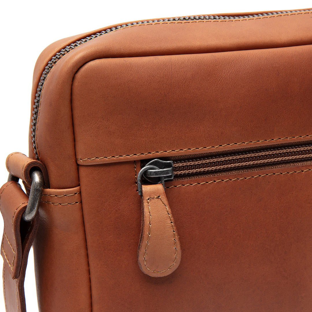 Details van de Chesterfield Westmere in #kleur_cognac
