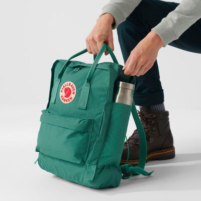 Op model Fjallraven Kanken Rugzak ochre pattern #kleur_ochre-pattern