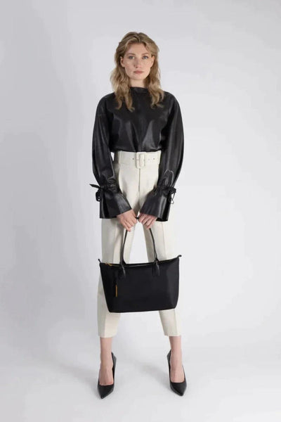 Op model #kleur_zwart
